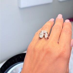 Three Stone Cubic zirconia Ring, 925 Sterling Silver Size 5 - new no tags